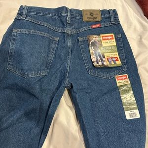 NWT Wrangler Straight Leg Jeans